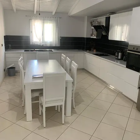 Titi Lejlighed Vlorë